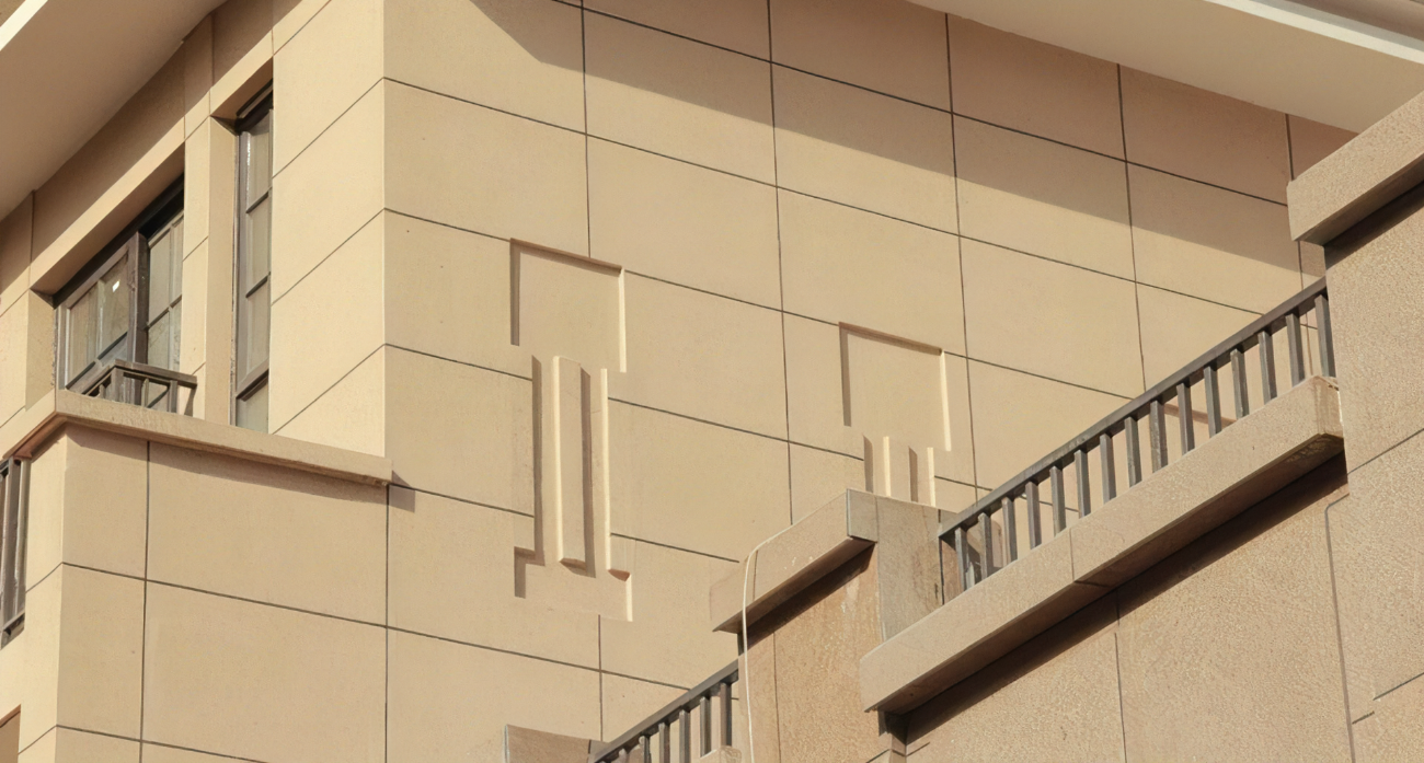 昆明仿石漆廠家告訴您，外墻仿石漆如何裝修施工能節(jié)省用料？