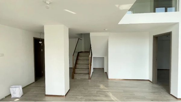 易高好膩子告訴您，耐水膩子打磨時應(yīng)注意的問題